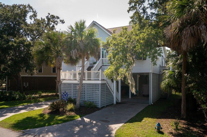 Property image 3 at 909 Fairway Drive, Edisto Island, SC 29438