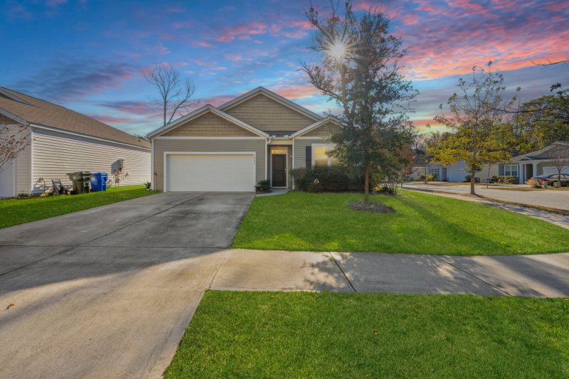 The Cottages at Johns Island, Johns Island community