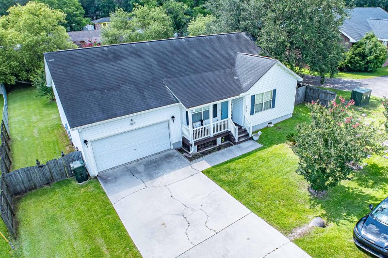 Property image 3 of 229 Lindy Creek Road in Beverly Hills, Goose Creek, SC 29445