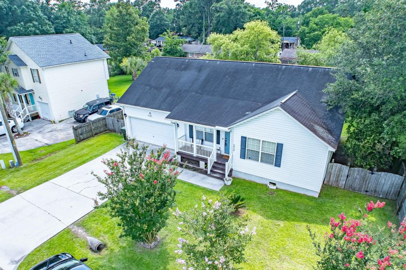 Property image 5 of 229 Lindy Creek Road in Beverly Hills, Goose Creek, SC 29445