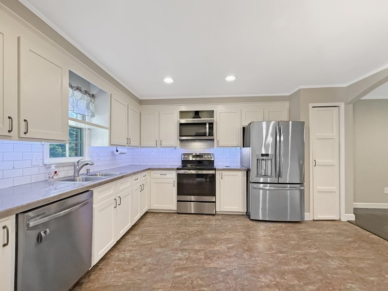 Property image 2 at 121 Sawmill Drive, Summerville, SC 29483