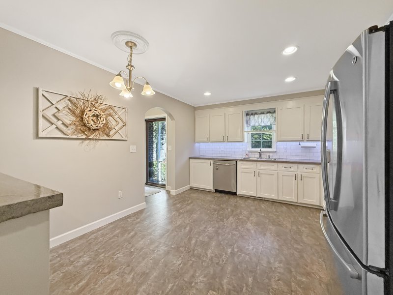 Property image 4 at 121 Sawmill Drive, Summerville, SC 29483