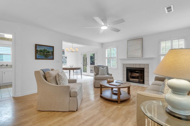 Property image 4 of 670 Poaug Lane in Fox Pond, Mount Pleasant, SC 29464