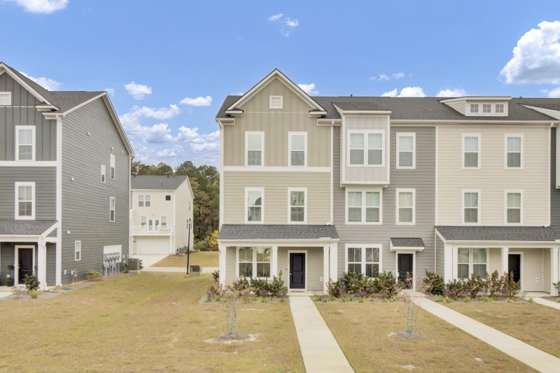 Property image 2 of 352 Herty Park Drive in Foxbank Plantation, Moncks Corner, SC 29461