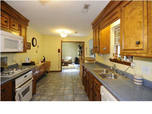 Property image 2 at 2315 Oakland Road, Charleston, SC 29414