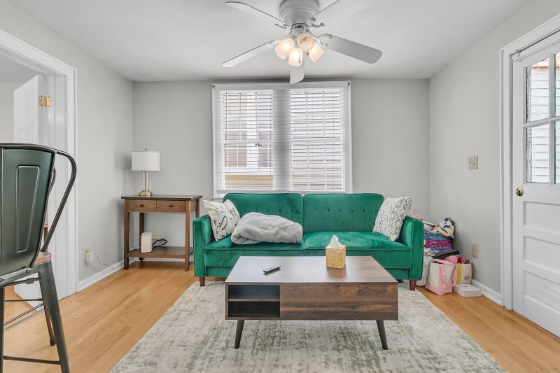 Property image 4 at 10 Trapman Street, Charleston, SC 29401