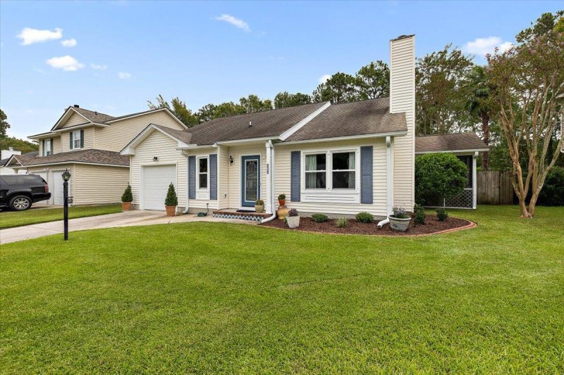 Property image 2 of 183 Briarwood Drive in Shadowmoss, Charleston, SC 29414