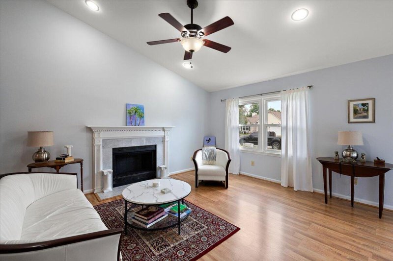 Property image 4 of 183 Briarwood Drive in Shadowmoss, Charleston, SC 29414