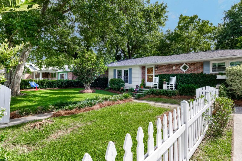 Property image 3 at 721 Longfellow Road, Charleston, SC 29407