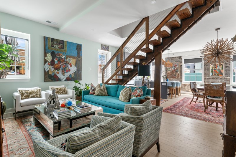 Property image 2 at 348 King Street L, Charleston, SC 29401