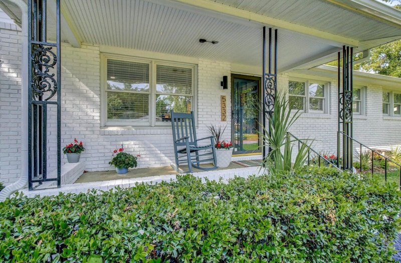 Property image 2 of 5332 Parkside Drive in Park Circle, North Charleston, SC 29405