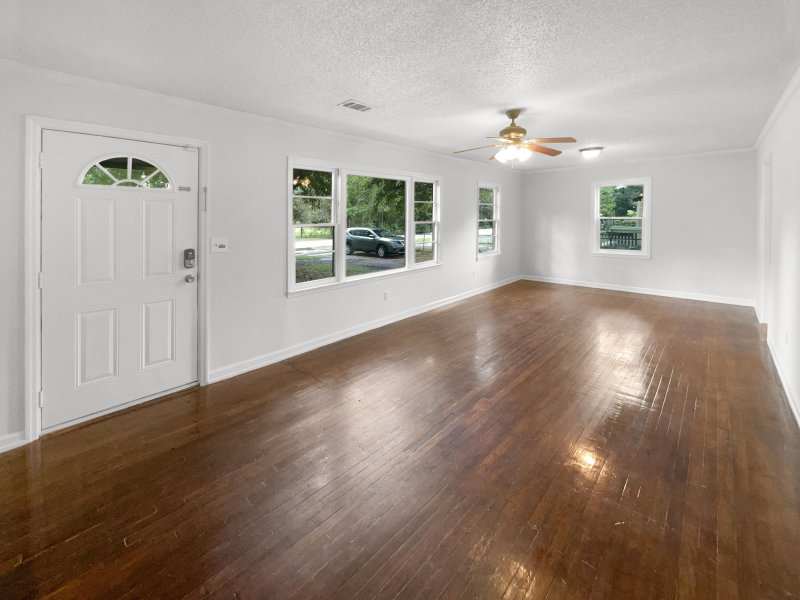 Property image 3 of 302 Embassy Drive in Belmont, Summerville, SC 29483