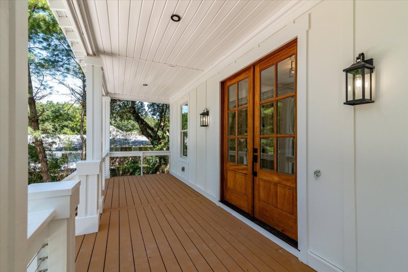 Property image 2 of 1216 Old Towne Road in Wespanee Plantation, Charleston, SC 29407