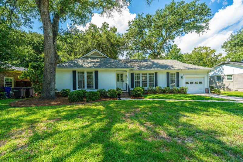 Property image 2 of 1212 Oldwanus Drive in Parish Place, Mount Pleasant, SC 29464