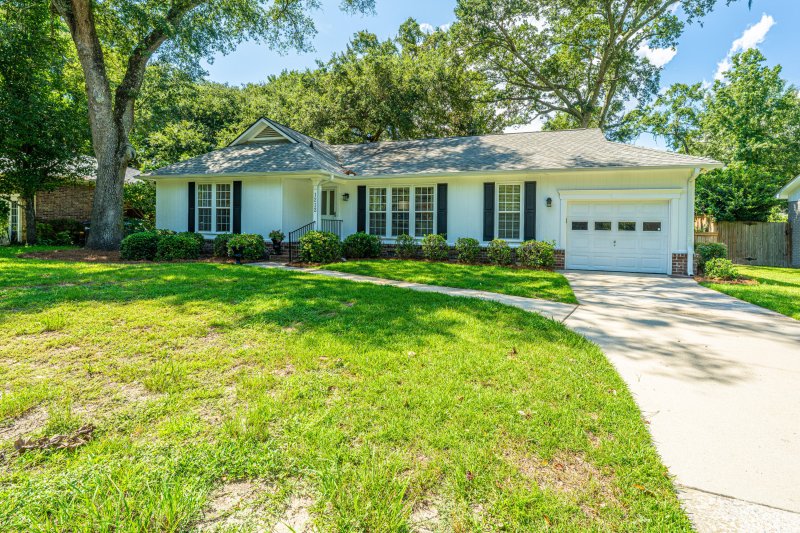 Property image 3 of 1212 Oldwanus Drive in Parish Place, Mount Pleasant, SC 29464