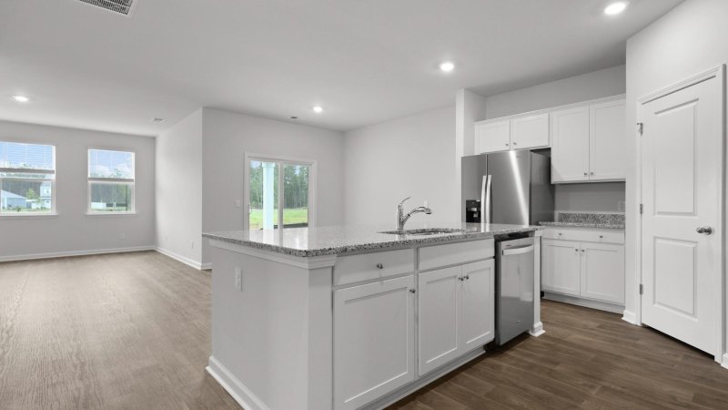 Property image 2 of 6015 Savy Court in Hillcrest, Ravenel, SC 29470
