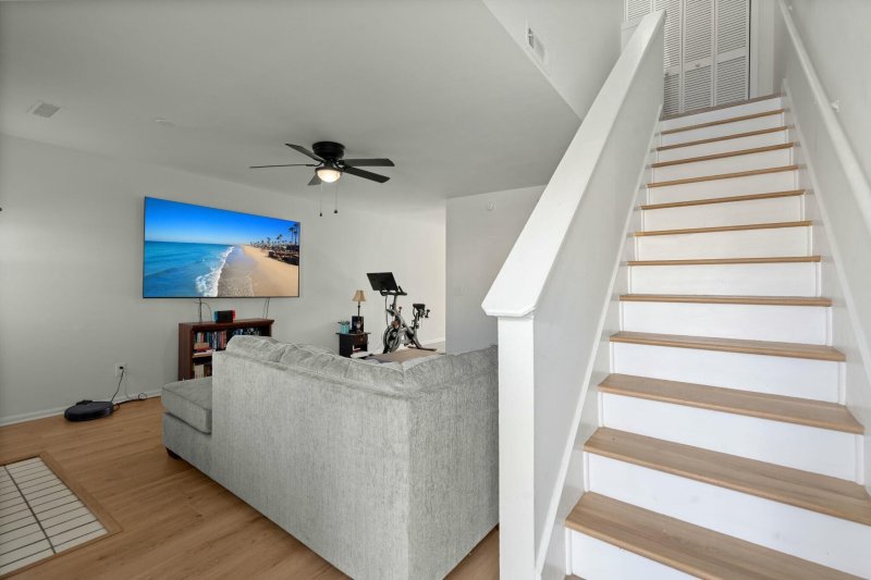 Property image 3 of 195 Pine Shadow Drive in Pineland Heights, Goose Creek, SC 29445