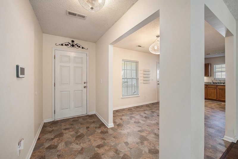 Property image 3 of 5027 Thornton Drive in Wescott Plantation, Summerville, SC 29485