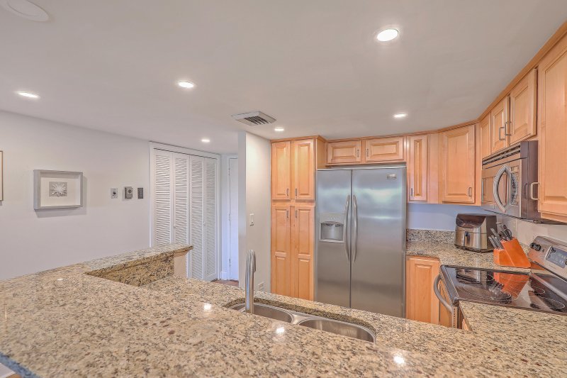 Property image 4 of 14 Lockwood Drive 1k in Ashley House, Charleston, SC 29401