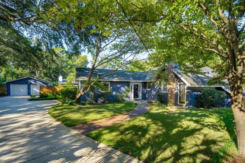 Property image 3 of 1409 Barbara Street in Old Mt Pleasant, Mount Pleasant, SC 29464