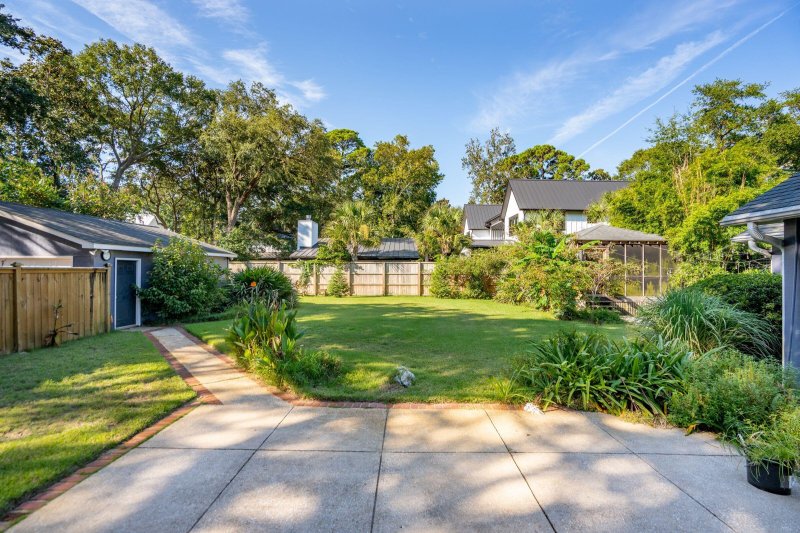 Property image 5 of 1409 Barbara Street in Old Mt Pleasant, Mount Pleasant, SC 29464