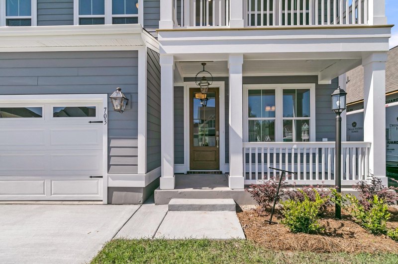 Property image 3 of 703 Maynard Lane in Cane Bay Plantation, Summerville, SC 29486
