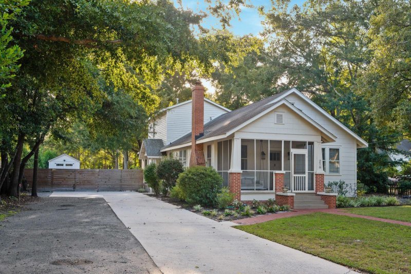 Property image 2 of 216 Woodland Shores Road in Woodland Shores, Charleston, SC 29412