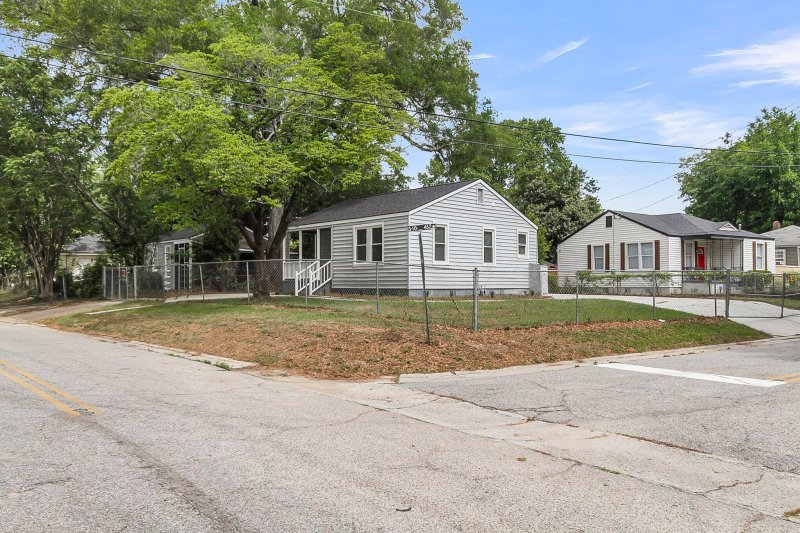 Property image 2 of 2308 Aintree Avenue in Dorchester Terrace, North Charleston, SC 29405
