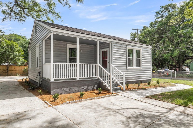 Property image 4 of 2308 Aintree Avenue in Dorchester Terrace, North Charleston, SC 29405