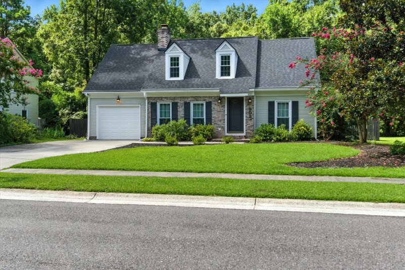 Property image 3 at 902 Essex Drive, Summerville, SC 29485