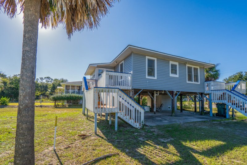 Property image 2 of 3131 Palmetto Boulevard in Edisto Beach, Edisto Island, SC 29438