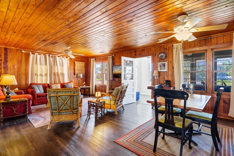 Property image 4 of 3131 Palmetto Boulevard in Edisto Beach, Edisto Island, SC 29438