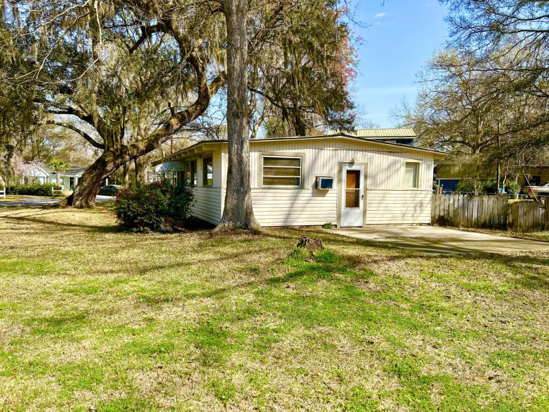 Property image 2 at 1986 Raina St, Johns Island, SC 29455