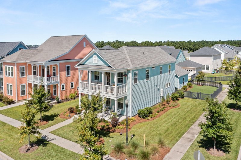 Property image 2 at 640 Van Buren Drive, Summerville, SC 29486