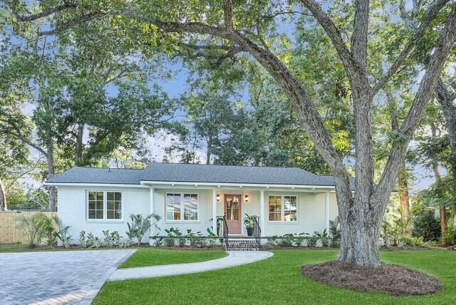 Property image 2 of 1452 Glencoe Drive in Old Mt Pleasant, Mount Pleasant, SC 29464