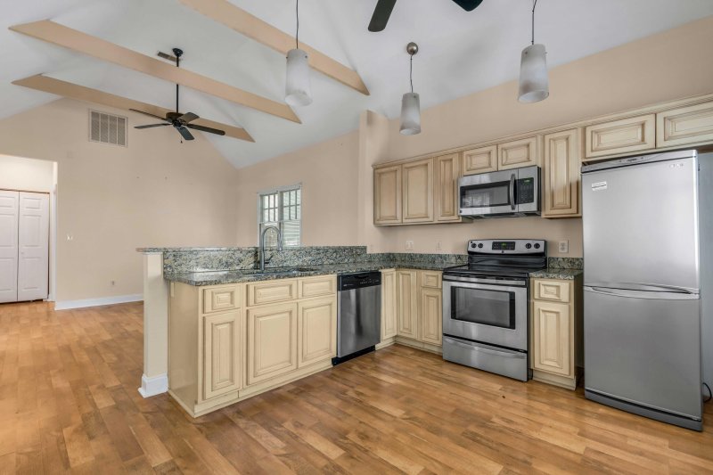 Property image 3 at 3 Senate Street, Charleston, SC 29403