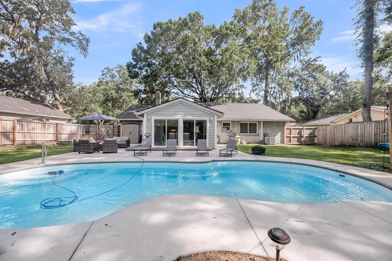 Queensborough, Charleston Community