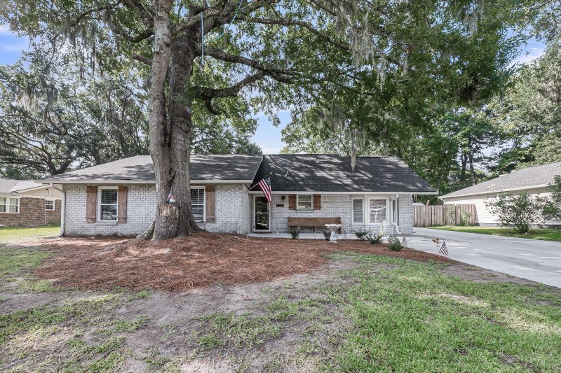 Property image 2 of 1817 Aylsford Court in Queensborough, Charleston, SC 29412