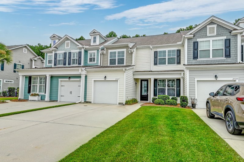 Property image 2 at 2582 Kingsfield Street, Mount Pleasant, SC 29466