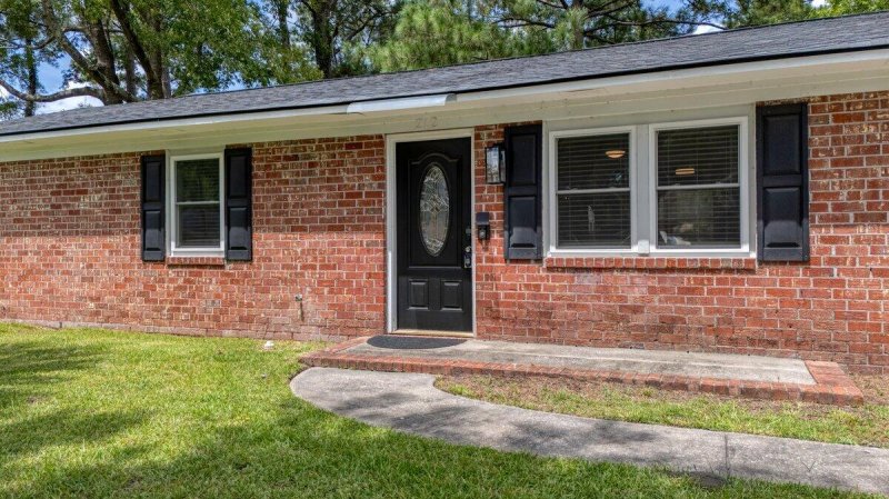 Property image 4 at 212 Gardenia Street, Summerville, SC 29483