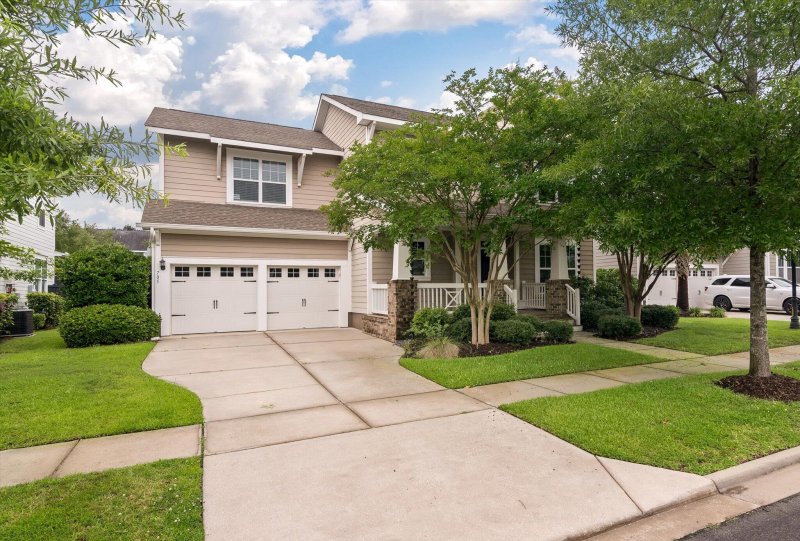 Property image 4 of 705 Quintan Street in Carnes Crossroads, Summerville, SC 29486