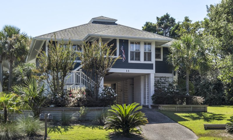 Property image 2 of 11 Ocean Park Court in Beachside, Isle of Palms, SC 29451
