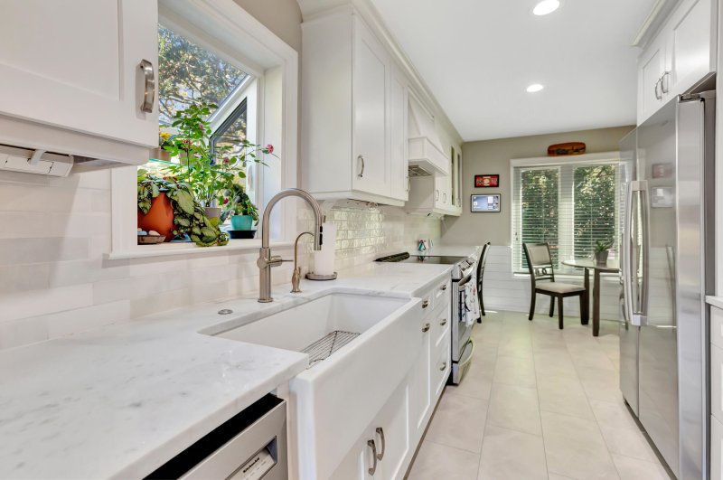 Property image 3 of 1199 Parkway Drive in Snee Farm, Mount Pleasant, SC 29464