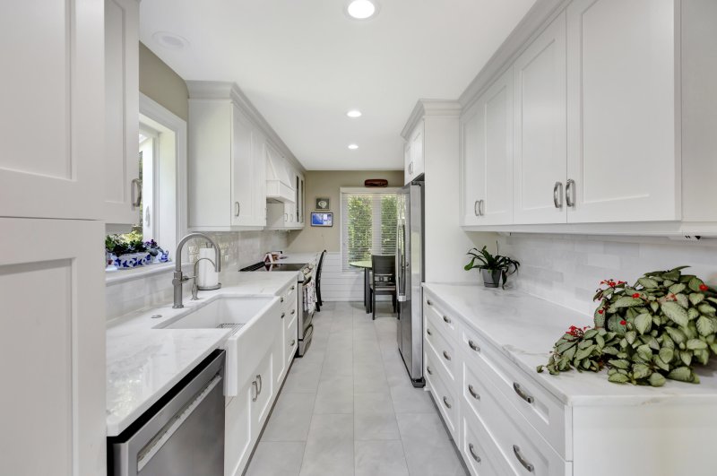 Property image 4 of 1199 Parkway Drive in Snee Farm, Mount Pleasant, SC 29464