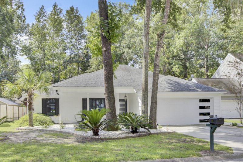 Property image 2 of 8607 Kennestone Lane in Whitehall, North Charleston, SC 29420