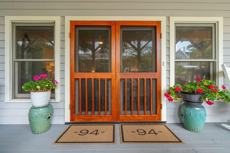 Property image 2 at 94 Seaside Cottage Lane, Isle of Palms, SC 29451