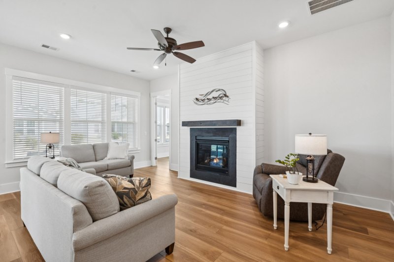 Property image 3 of 422 Evening Glow Lane in Cane Bay Plantation, Summerville, SC 29486