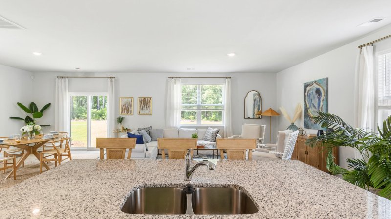 Property image 4 of 7023 Deanston Drive in Hillcrest, Ravenel, SC 29470