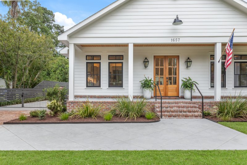 Property image 3 of 1657 Pierpont Avenue in Pierpont, Charleston, SC 29414