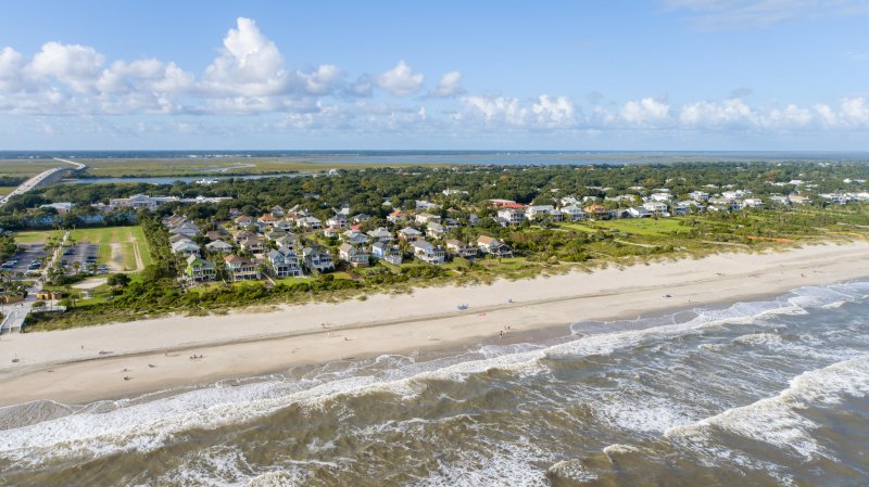 Property image 3 of 6 Ocean Park Court in Beachside, Isle of Palms, SC 29451
